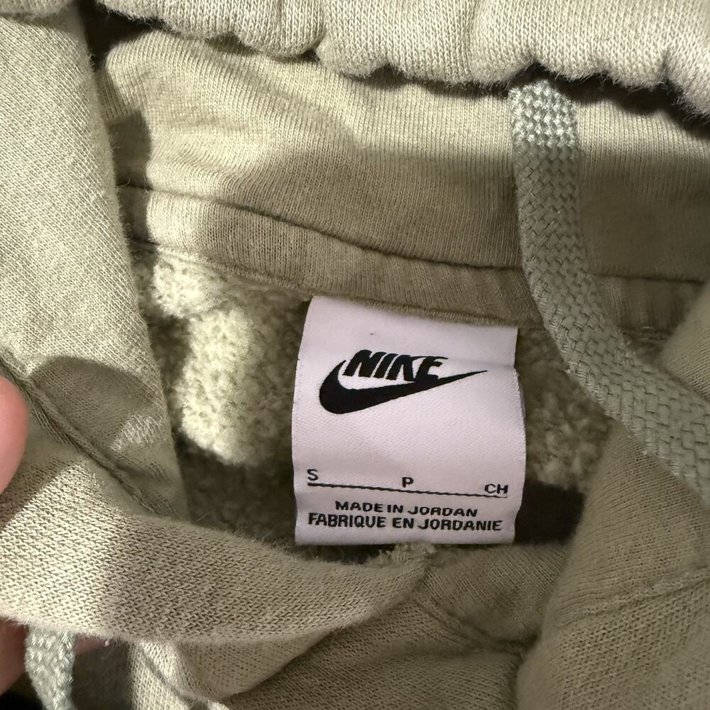 Nike Club Men's S Fleece Hoodie Sweatshirt Logo Pullover Olive Green Activewear - Picture 3 of 9